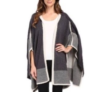 NWT Nic and Zoe Overlay Cape